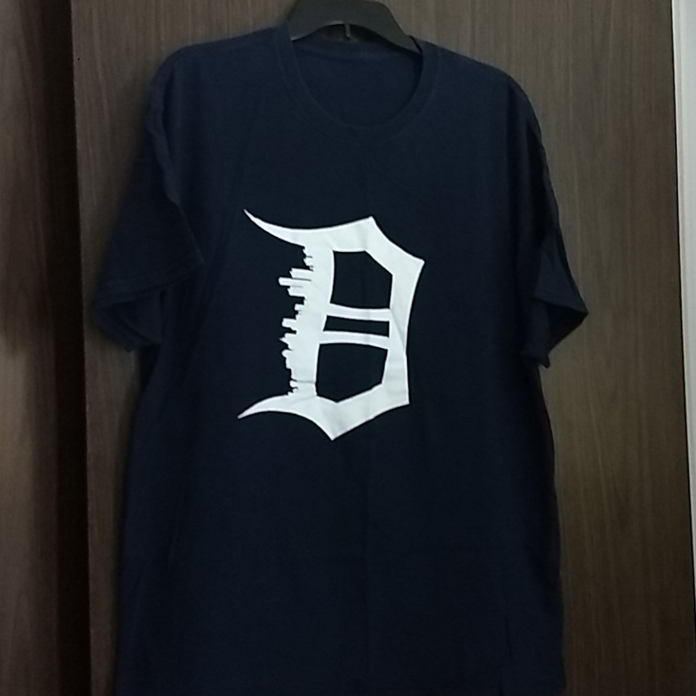 Navy blue Detroit Tiger's tee